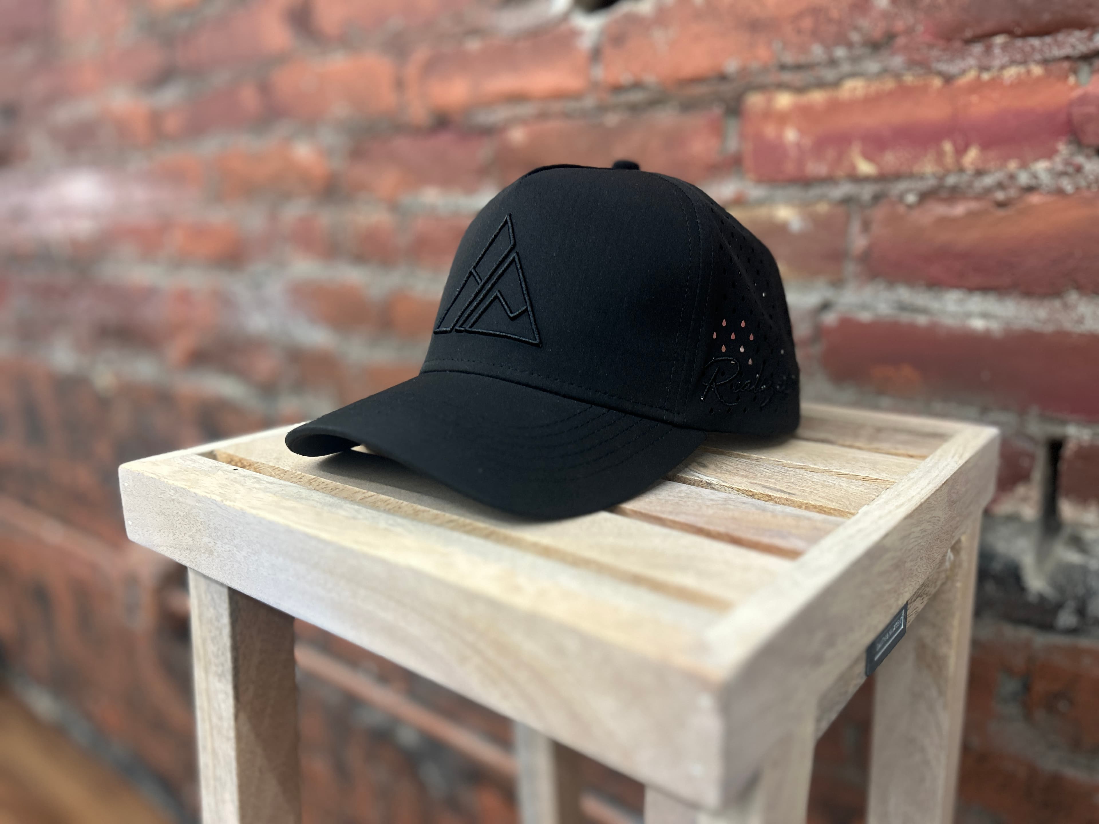 Structured snapback